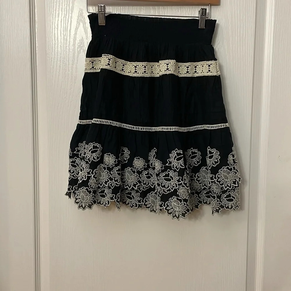 NWT Anthropologie Boho Embroidered Lace Mini Skirt in Black/Noir Size XS - Picture 4 of 8